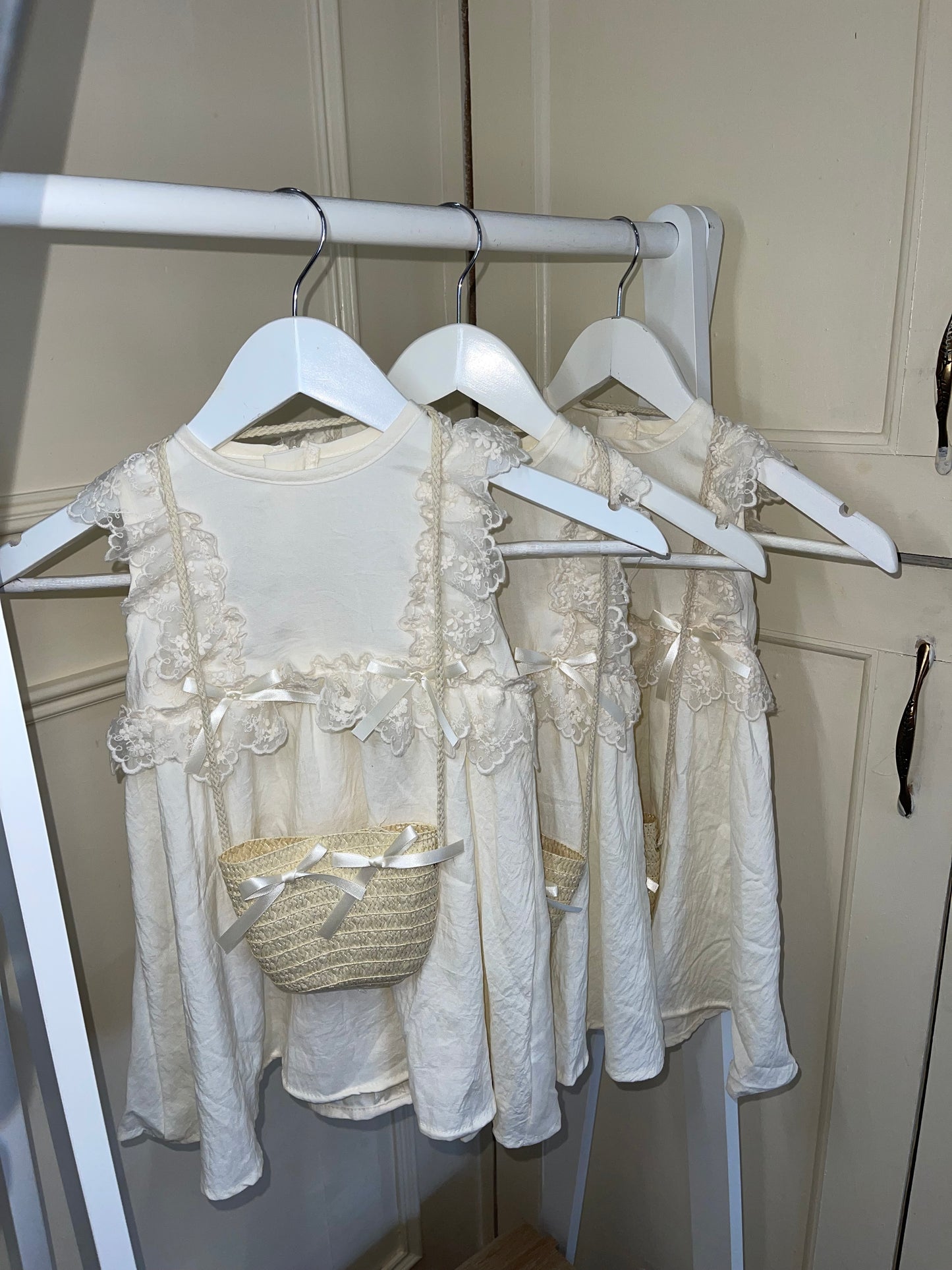 Cream Lace Summer Dress w Matching Bag