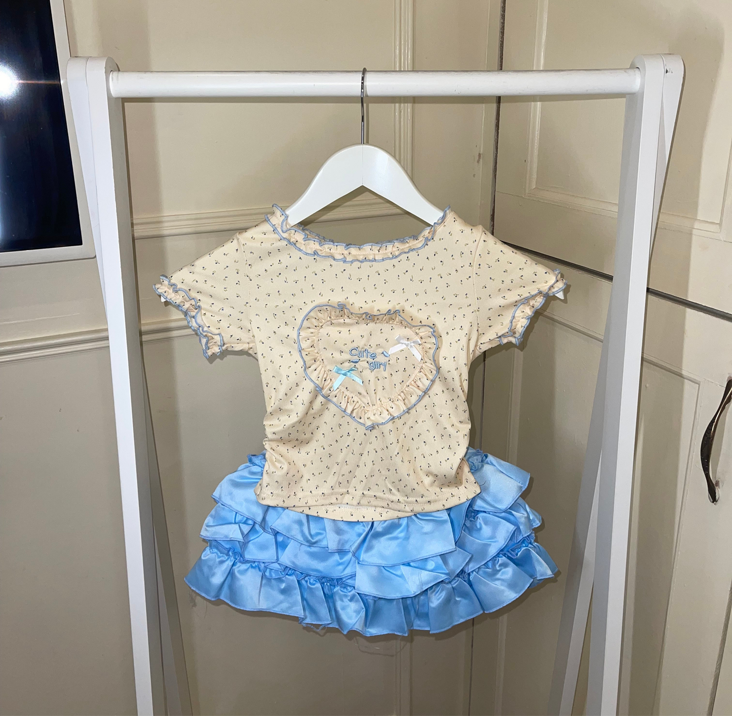 Floral Top W Puffy Skirt